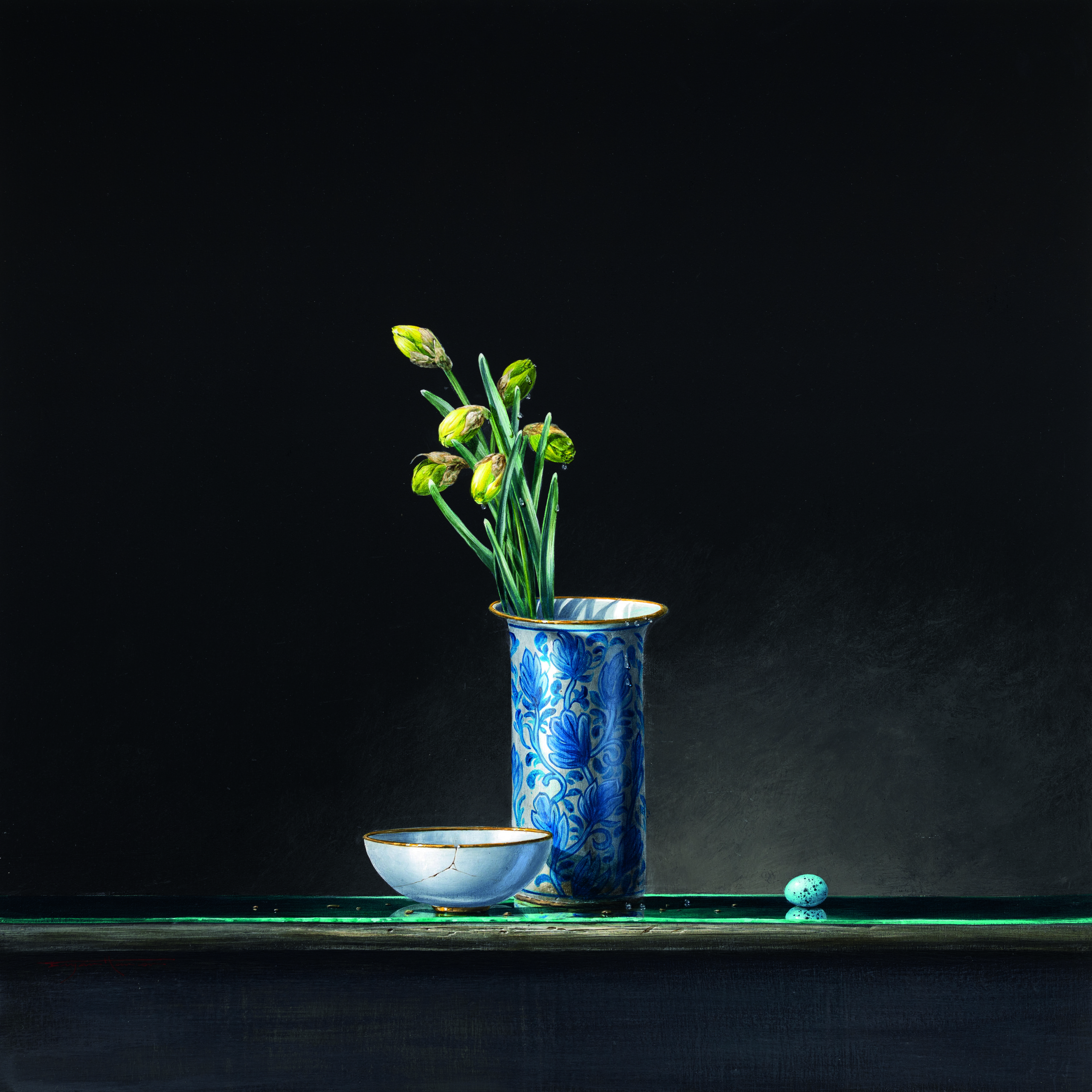 Daffodils, Chinese vase and Song Thrush egg